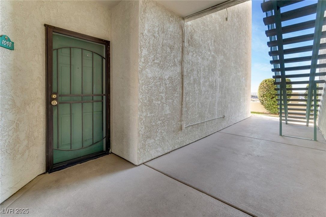3550 Bay Sands Drive 1098 — photo 3 of 31