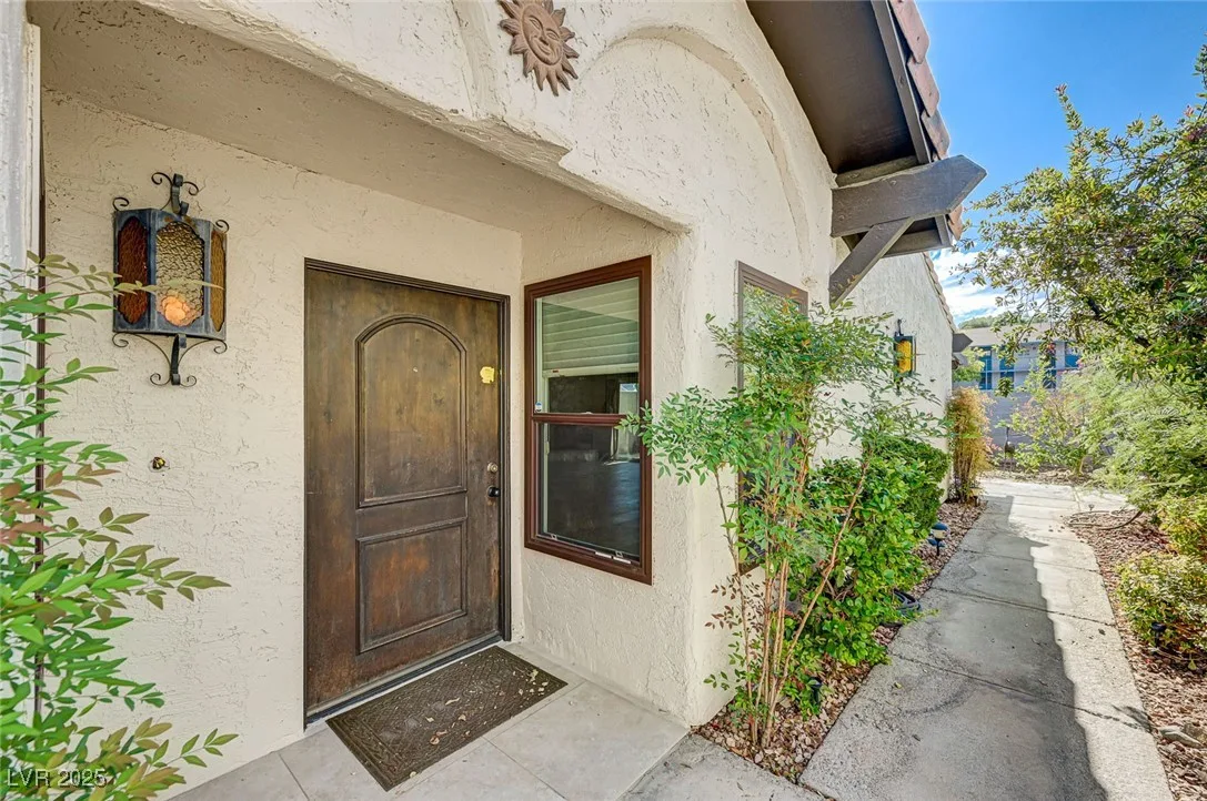 2475 Swan Lane — photo 3