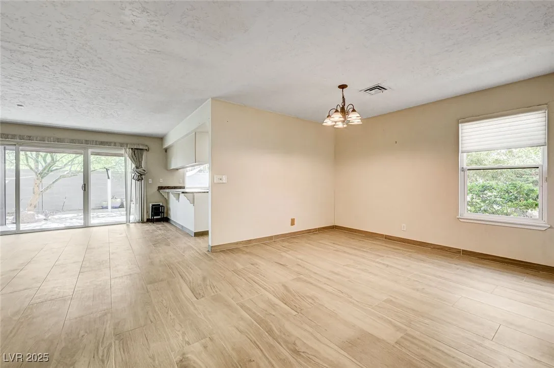 2475 Swan Lane — photo 4