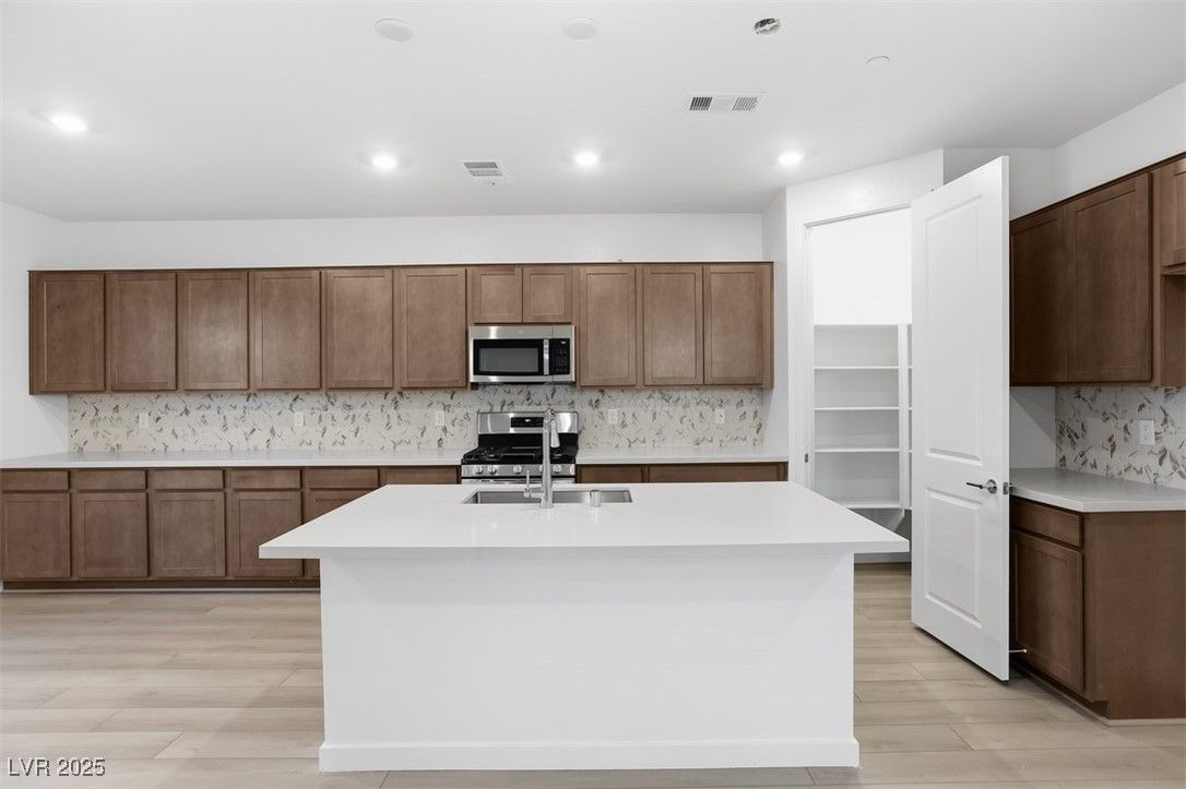 94 Tardando Avenue — photo 2