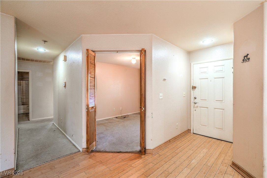 4105 Hollis Street — photo 3