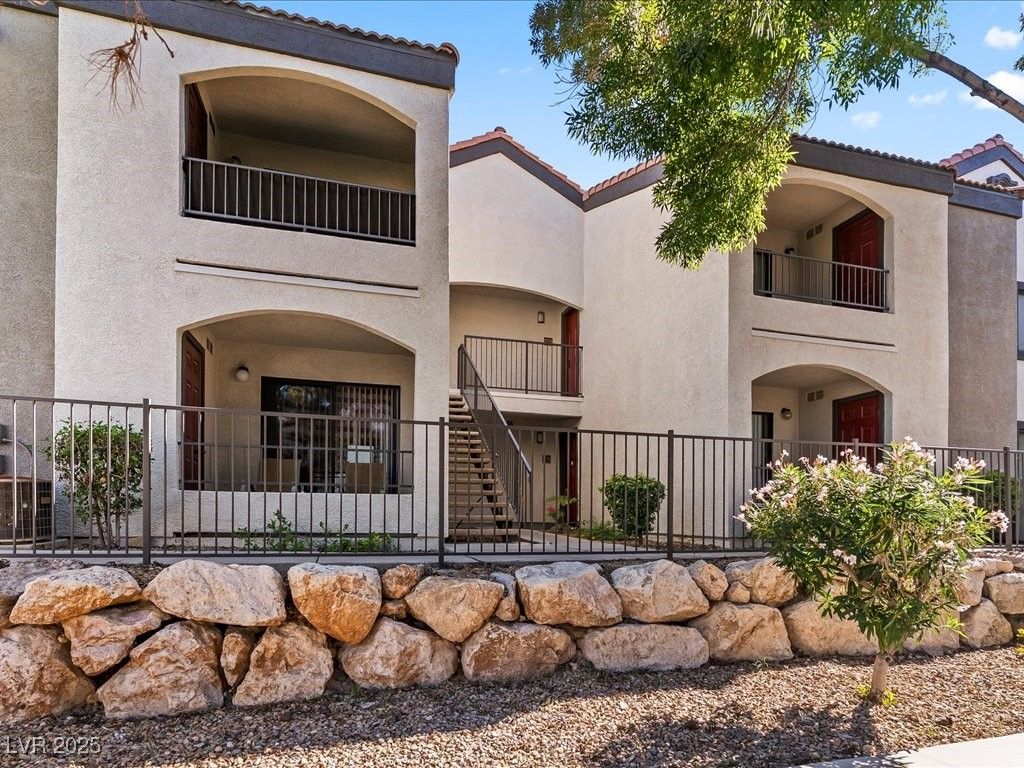 950 Seven Hills Drive 1426 — photo 3