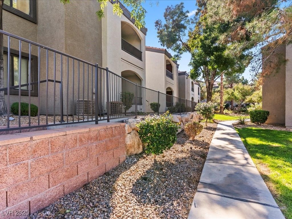 950 Seven Hills Drive 1426 — photo 4