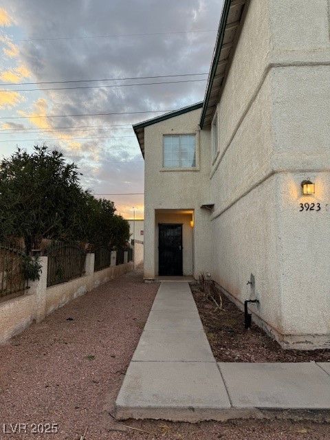 3923 Via Lucia Drive — photo 2