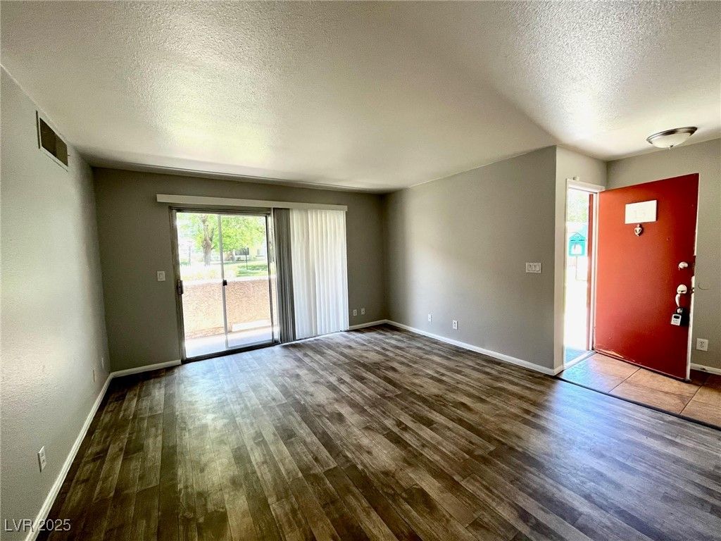 1455 East Katie Avenue K13 — photo 3 of 15