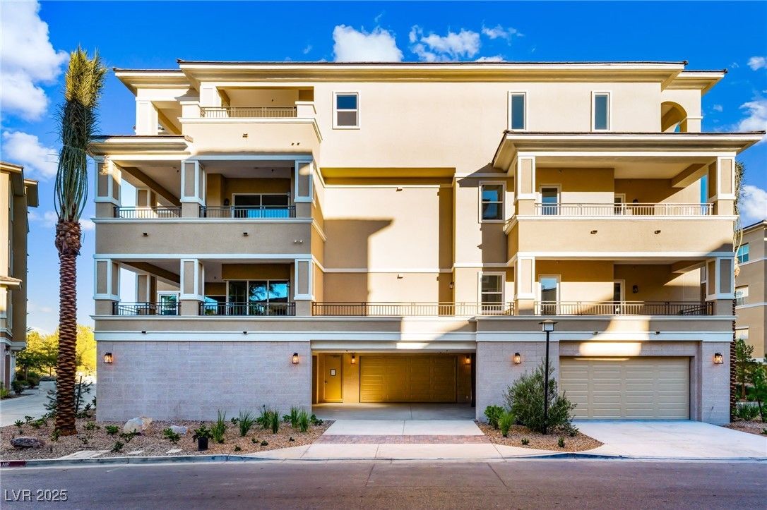 9132 Las Manaitas Avenue 401 — photo 3