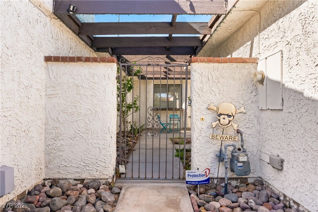 4533 Madreperla Street — photo 4