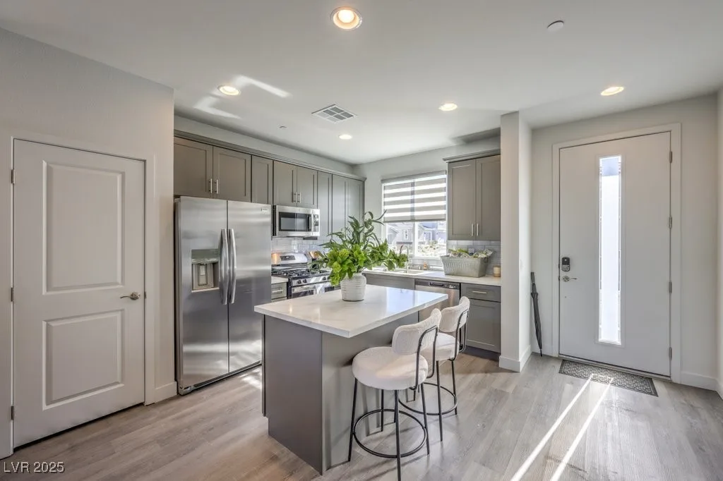 9420 Titania Dawn Street — photo 2
