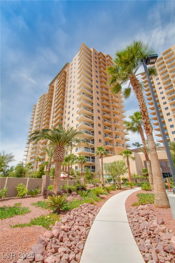 8255 Las Vegas Boulevard 1702 — photo 3