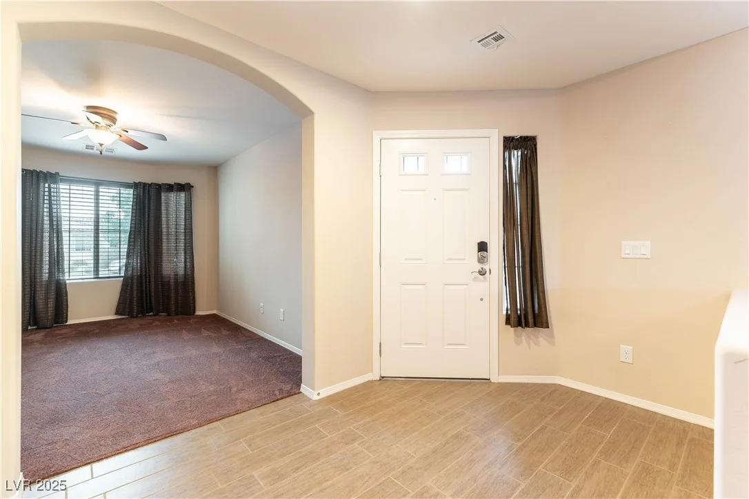 3813 Rocklin Peak Avenue — photo 2