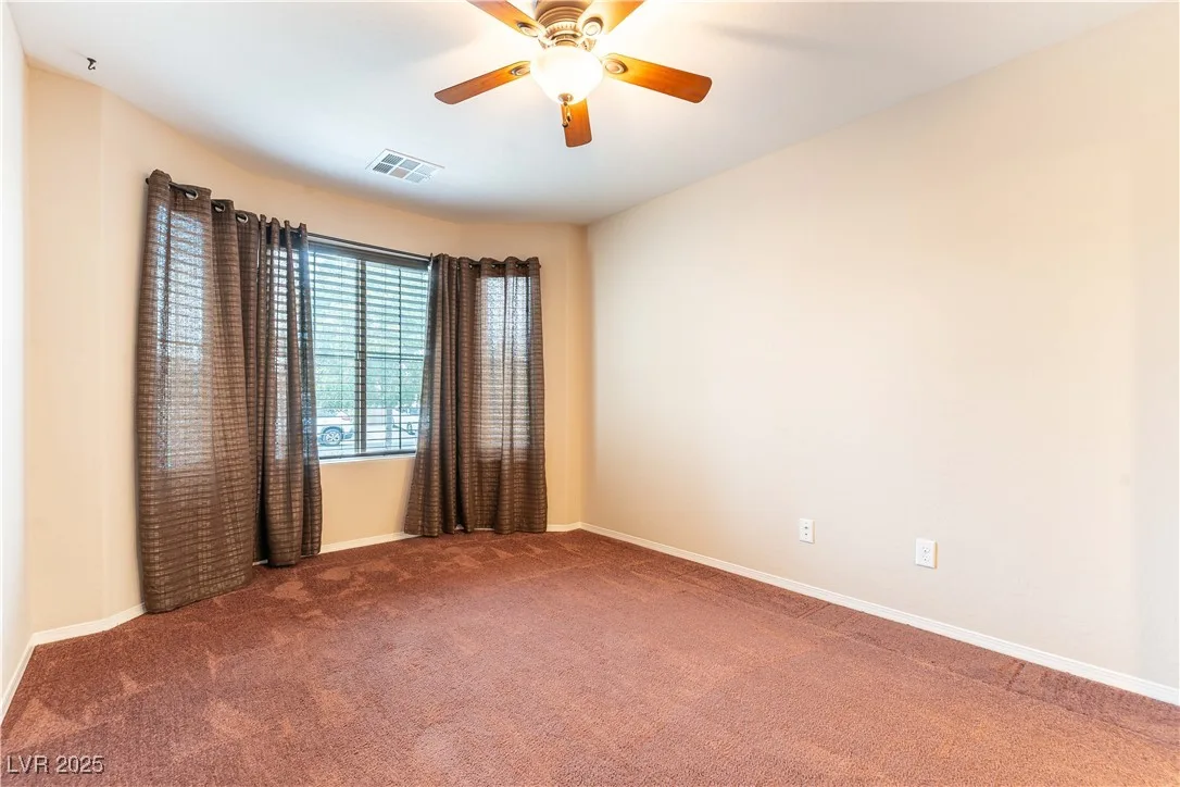 3813 Rocklin Peak Avenue — photo 3