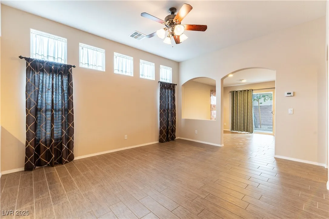 3813 Rocklin Peak Avenue — photo 5