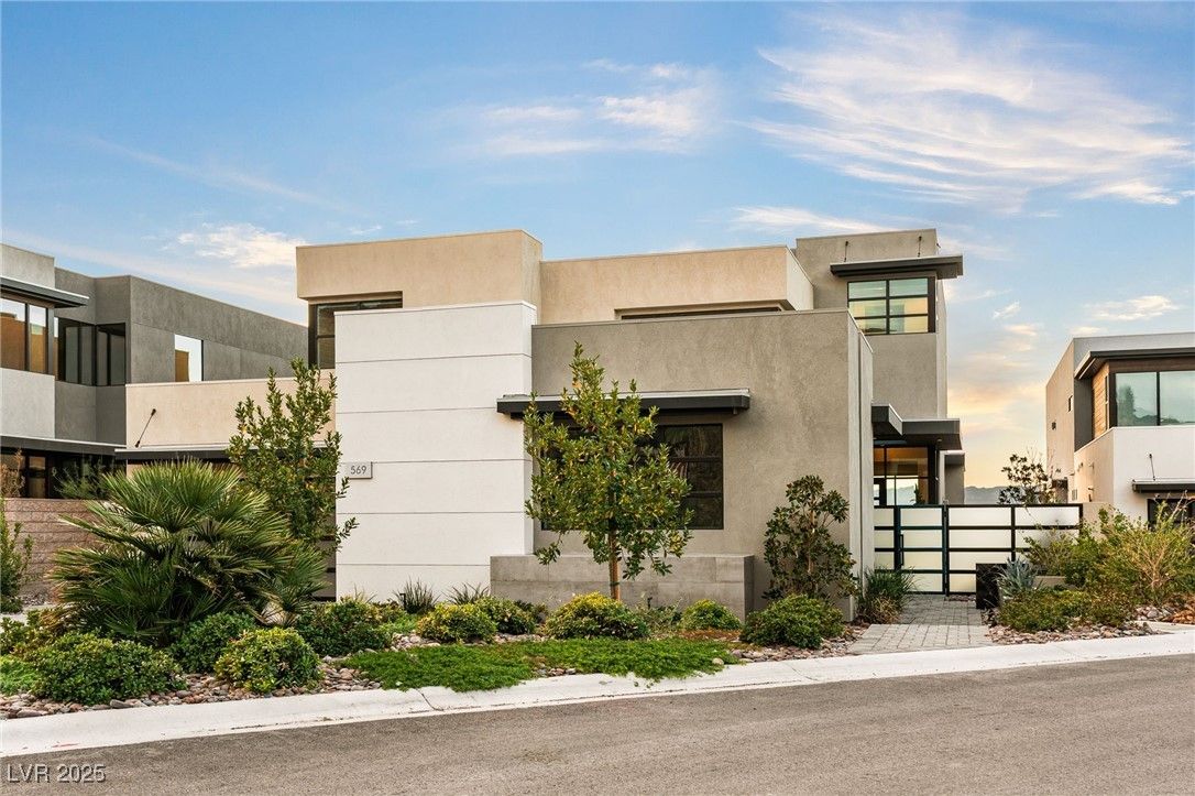 569 Overlook Rim Drive — photo 3