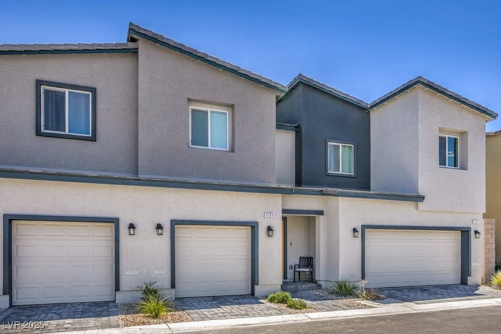 4209 Venus Falls Avenue — photo 3