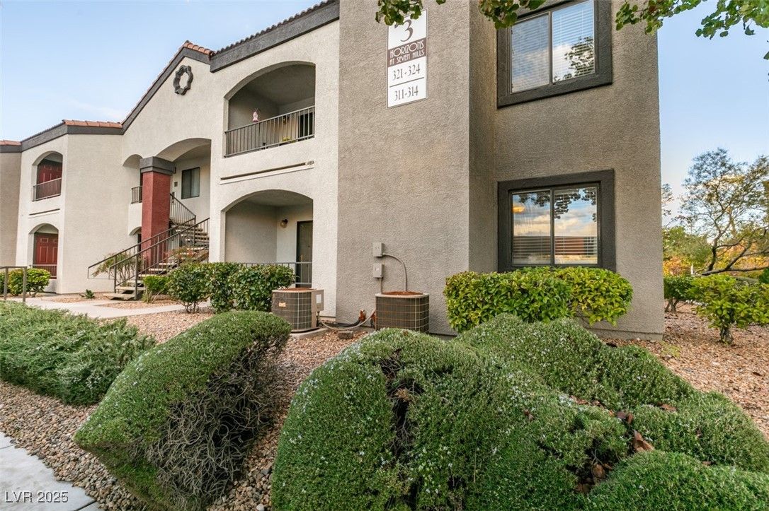 950 Seven Hills Drive 311 — photo 3