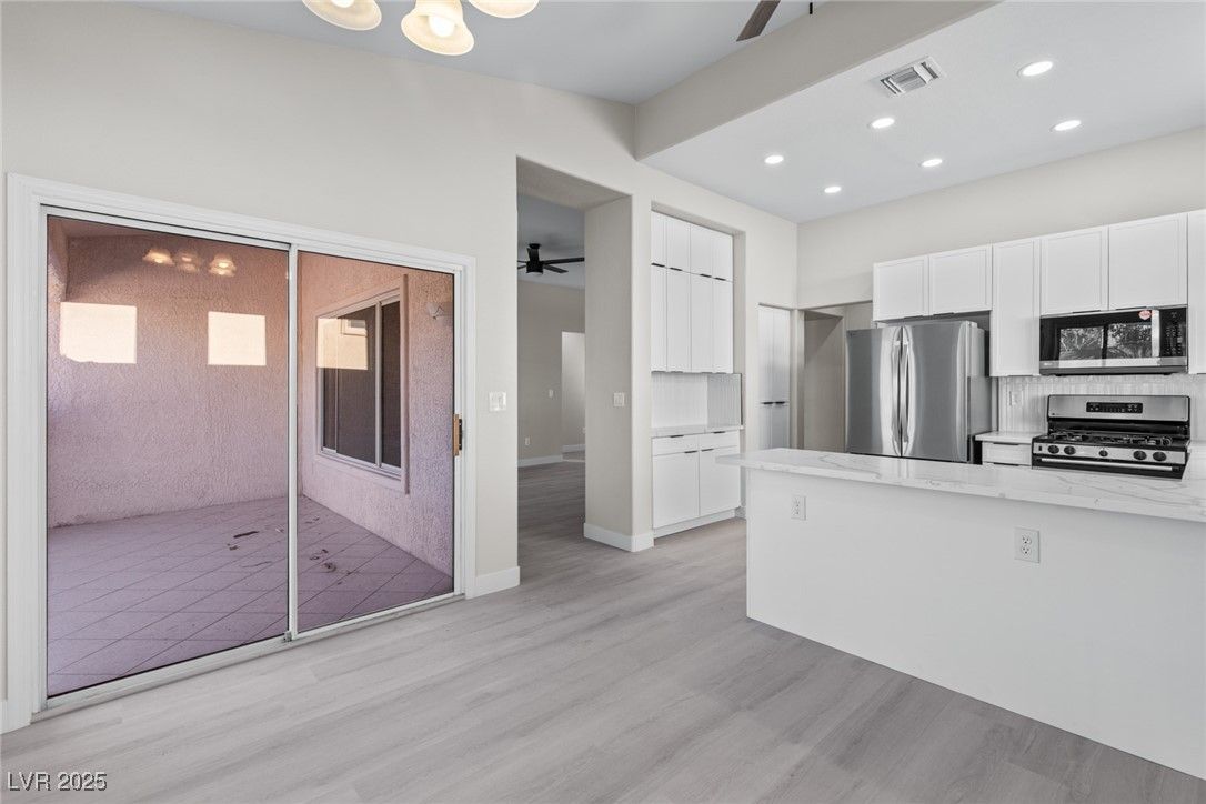 2241 Airlands Street — photo 5 of 24