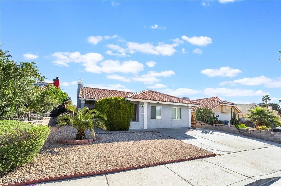 7076 Gunslinger Street — photo 3