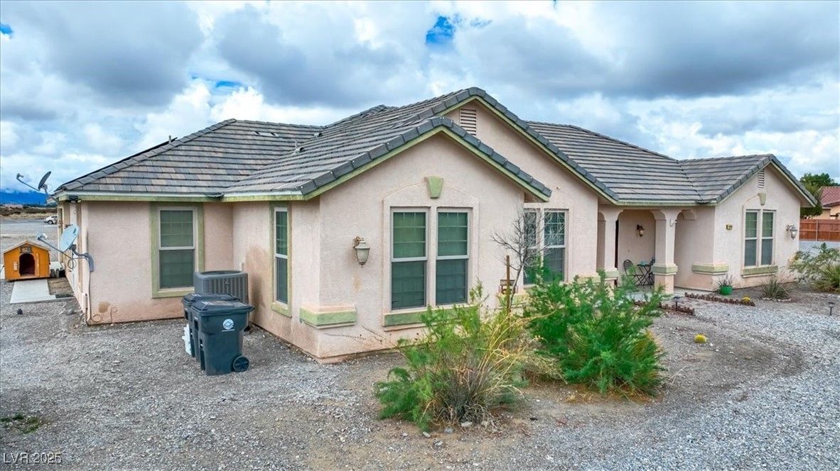 5900 Sunland Avenue — photo 2