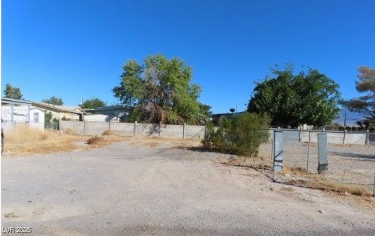 30 West Russell Road — photo 2 of 3
