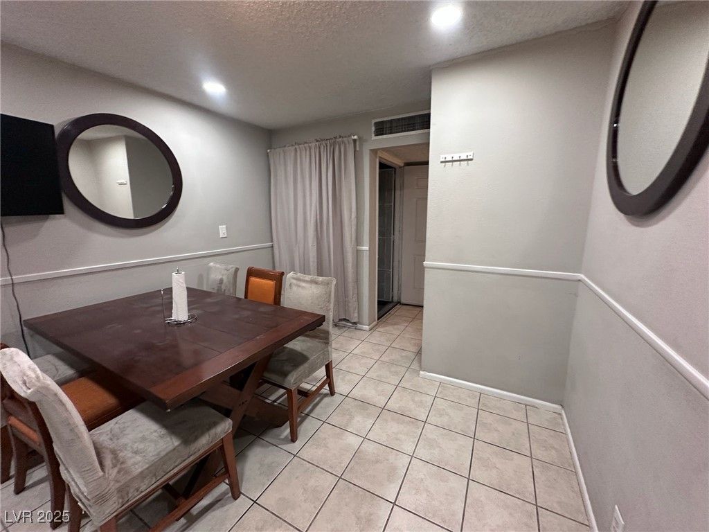 2409 North Bruce Street — photo 2