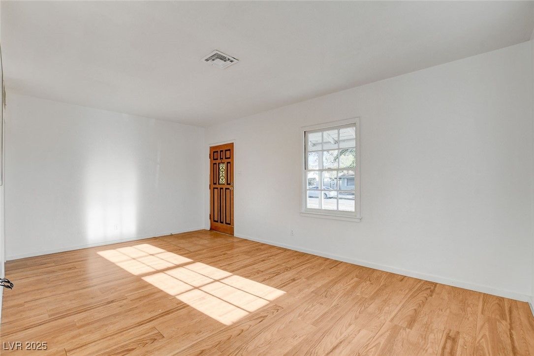 520 5th Street — photo 3