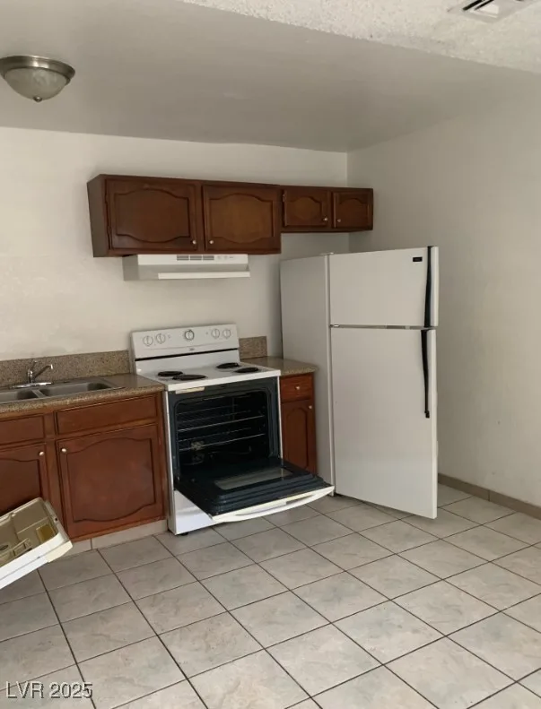 5148 GREENE Lane C — photo 3