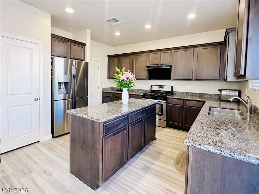 8938 Whitten Park Avenue — photo 2