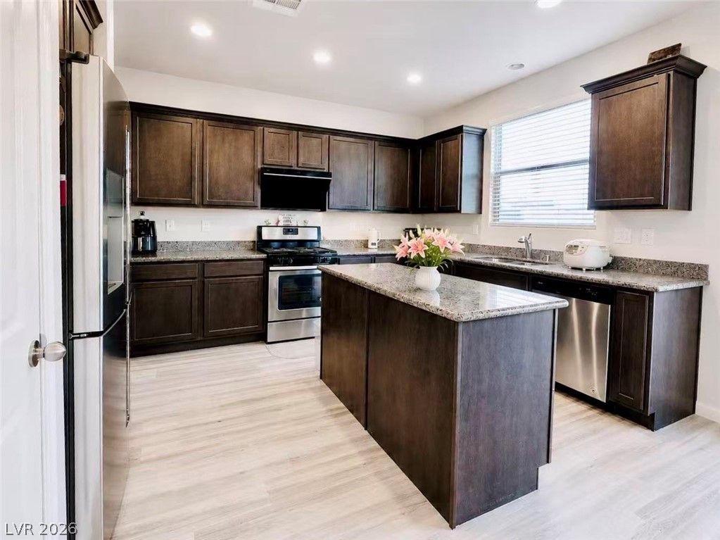 8938 Whitten Park Avenue — photo 3