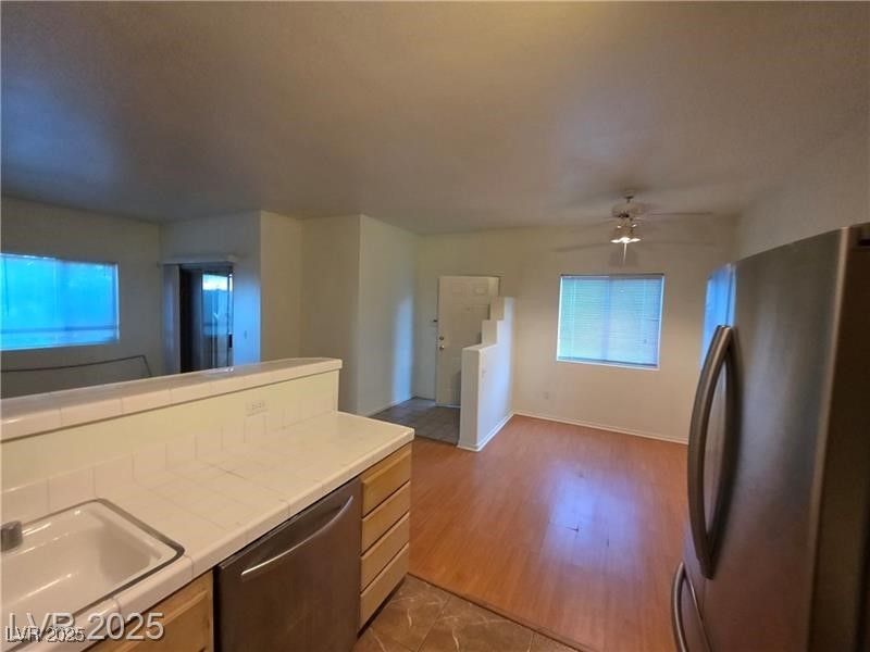 2110 Los Feliz Street 1007 — photo 3 of 29