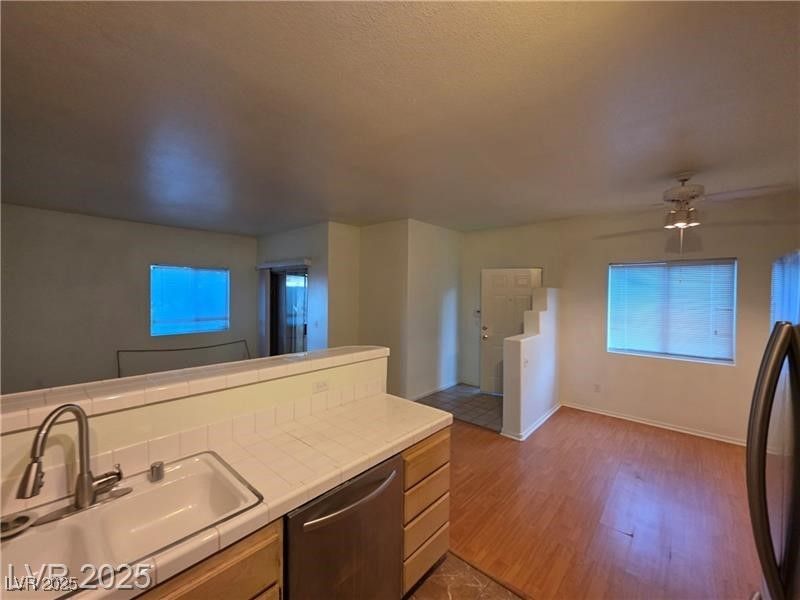 2110 Los Feliz Street 1007 — photo 4 of 29