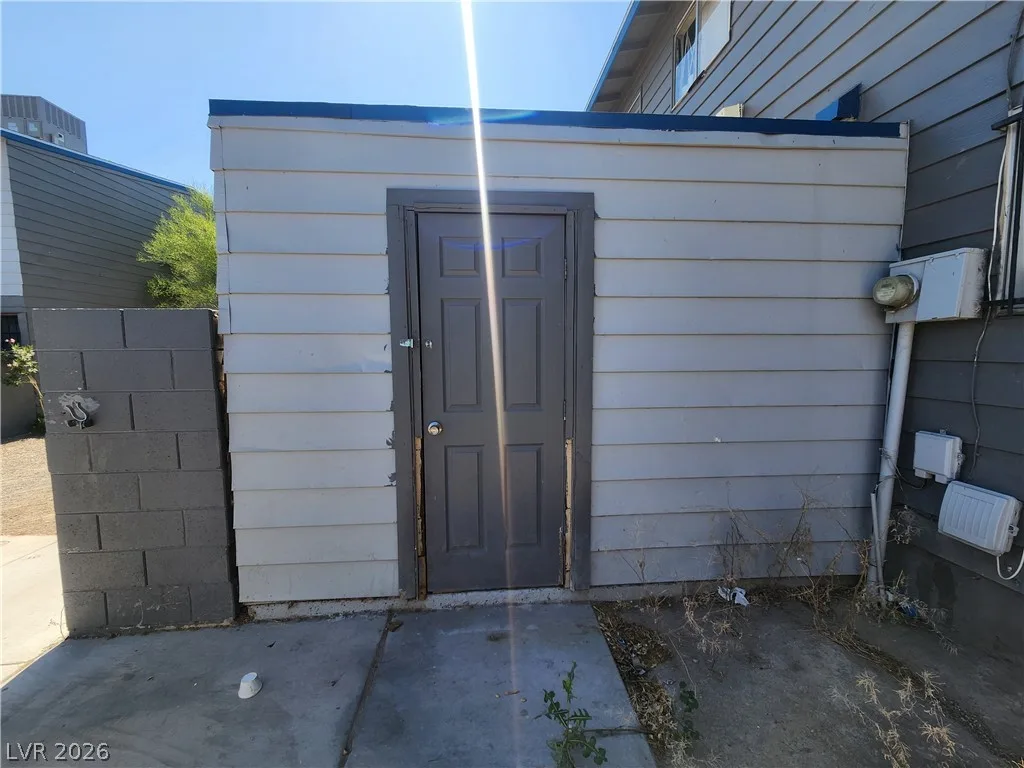 Photo 32