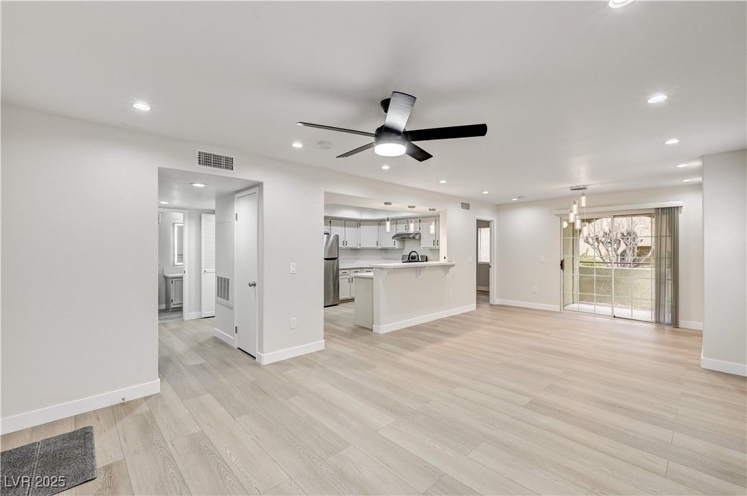 7950 West Flamingo Road 1168 — photo 3 of 42
