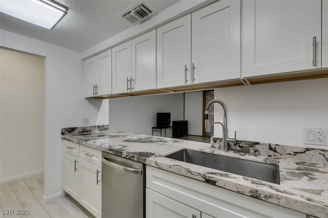 205 East Harmon Avenue 112 — photo 4