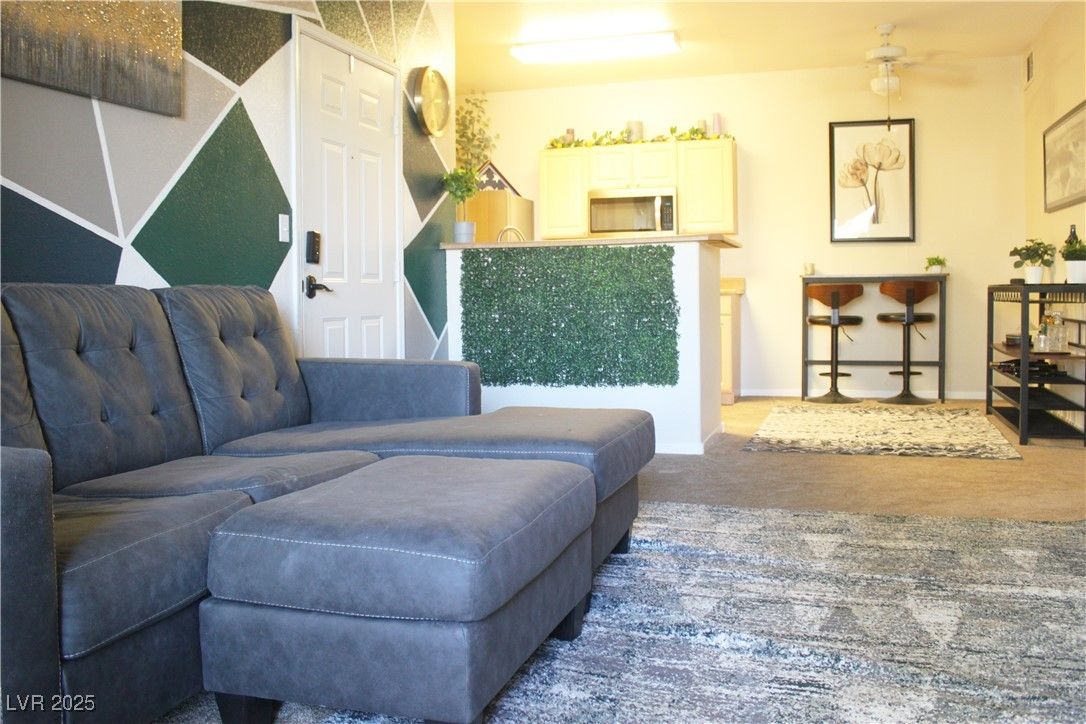 8250 North Grand Canyon Drive 2110 — photo 2