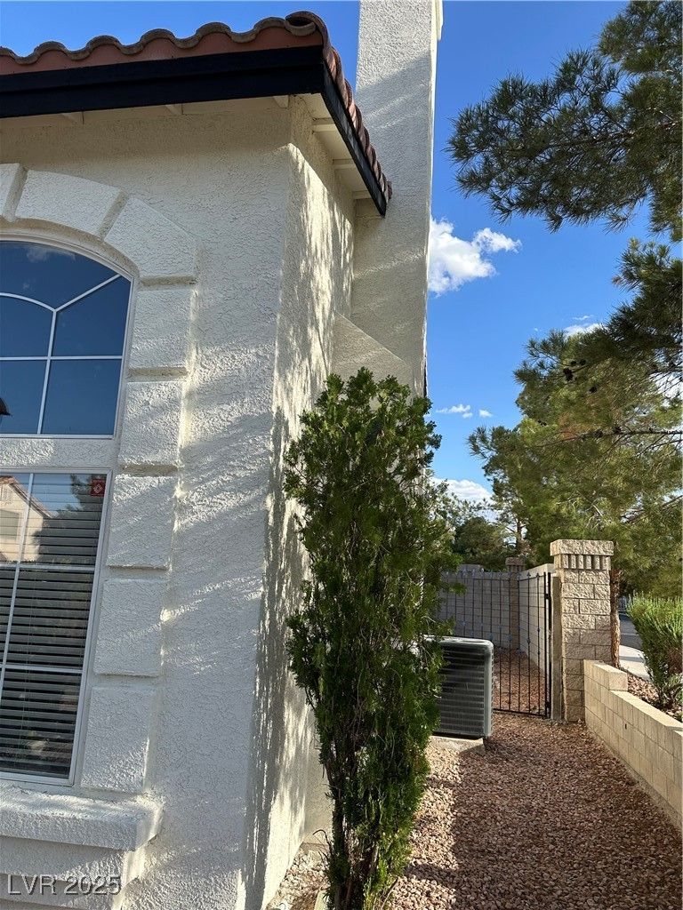 1511 Balsam Mist Avenue — photo 3