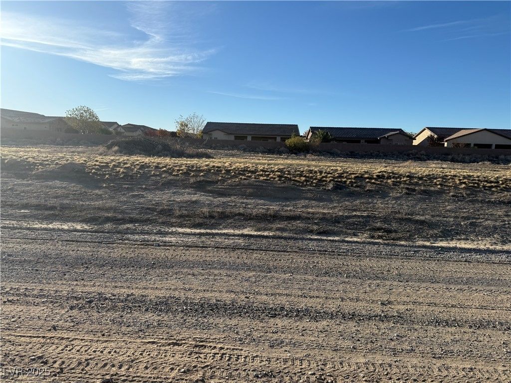 5601 East Yucca Springs Road — photo 2 of 8