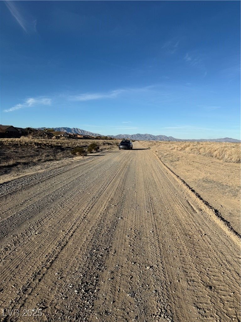 5601 East Yucca Springs Road — photo 4 of 8