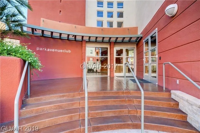 31 Agate Avenue 204 — photo 5