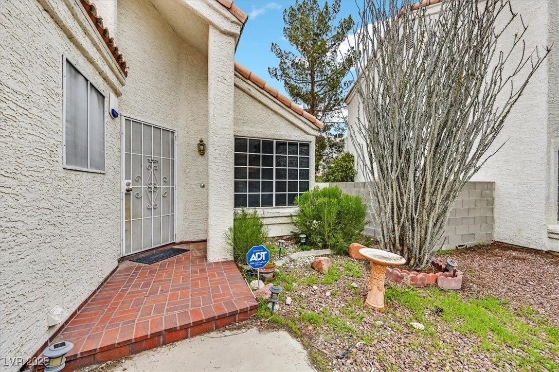 6382 Canyon Dawn Avenue — photo 3 of 23