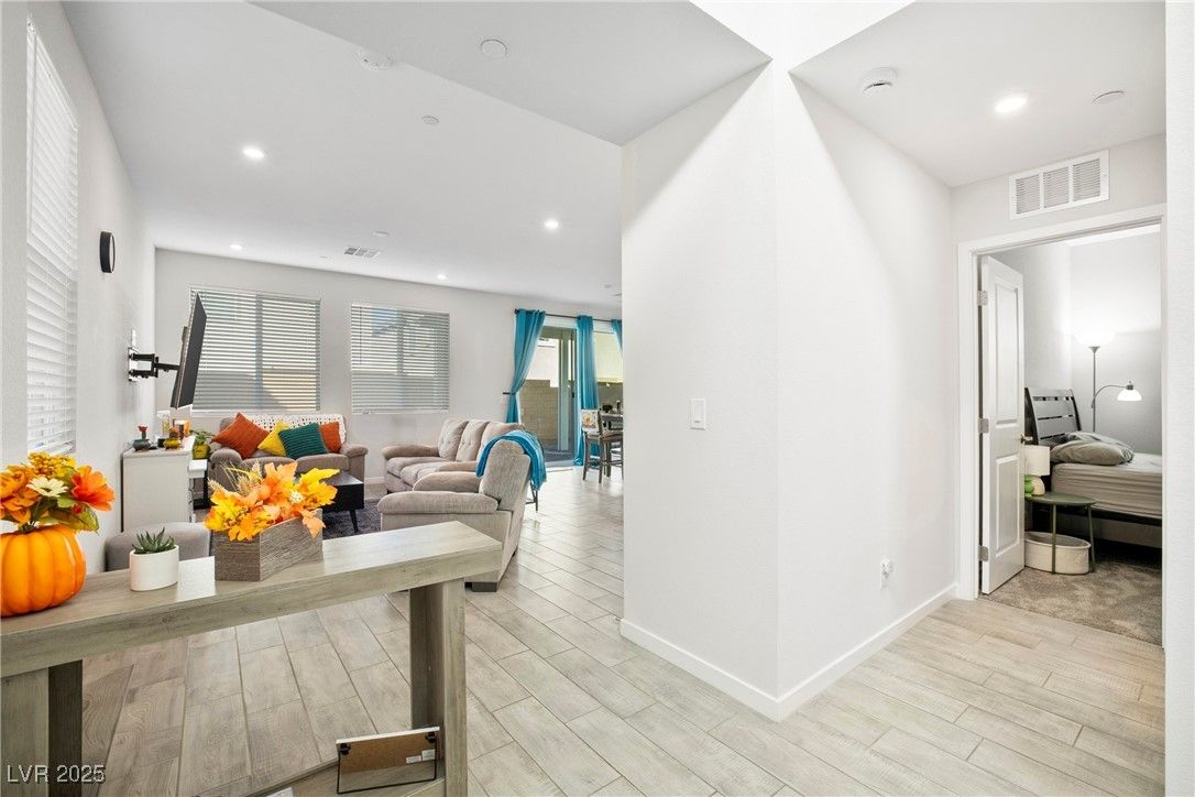 10662 Enridge Avenue — photo 4