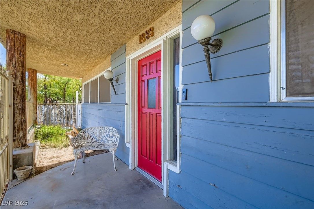 1233 Comstock Drive — photo 5