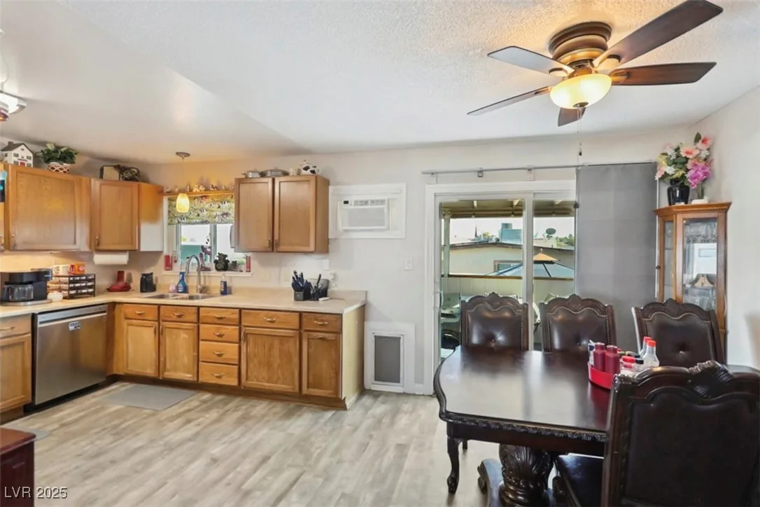 7121 Hurricane Way — photo 5