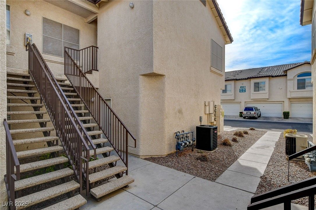 4940 Black Bear Road 202 — photo 2