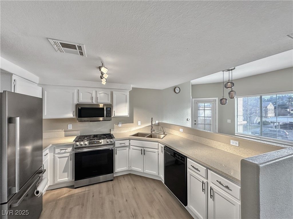3400 Cabana Drive 2099 — photo 3 of 17