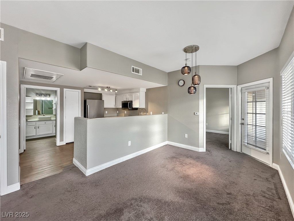 3400 Cabana Drive 2099 — photo 4 of 17