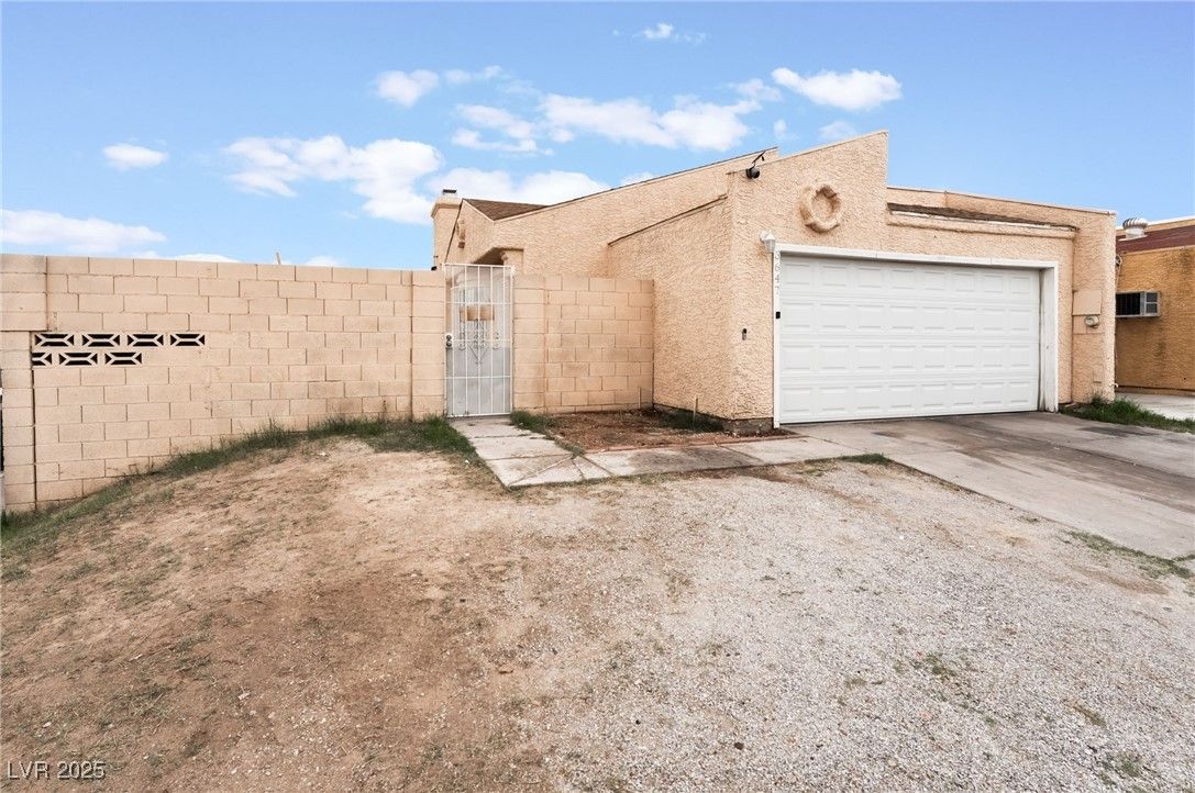 3647 Elegant Saint Court — photo 4