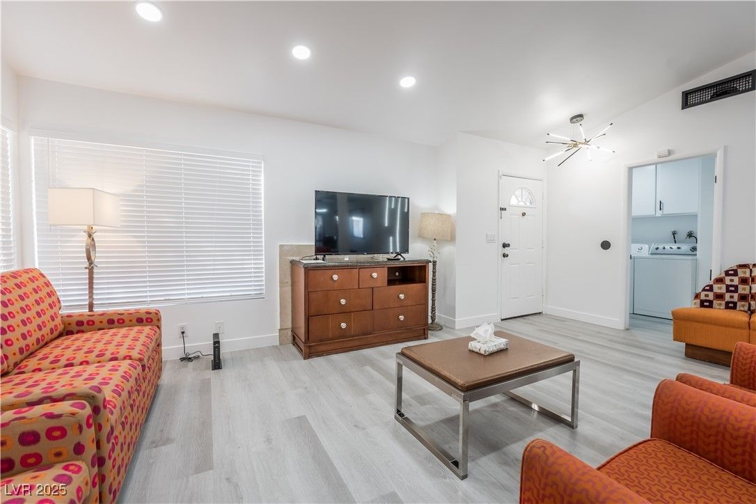 2364 Belvedere Drive — photo 4 of 40