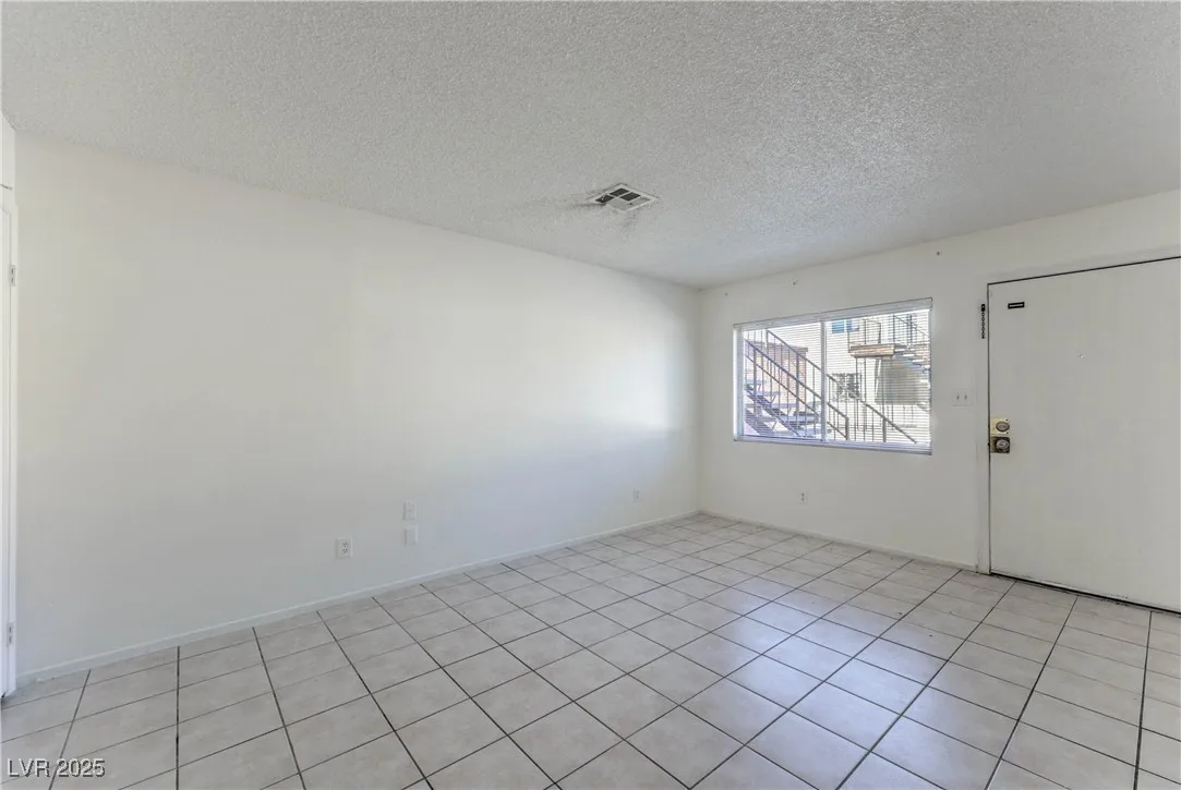 3109 North Walnut Road B — photo 4