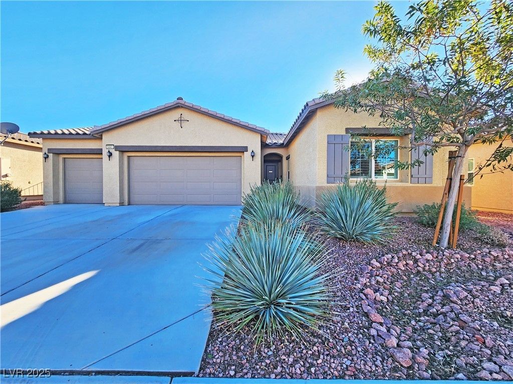 5441 East La Campana Drive — photo 2