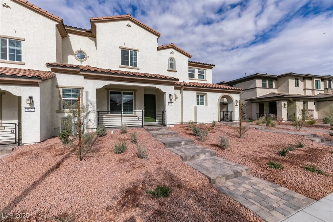 945 Jigglypuff Place — photo 2